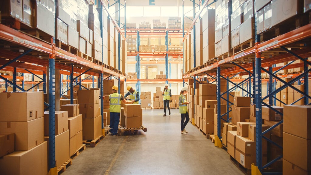 A gestão de pedidos, quando feita de forma adequada, proporciona às empresas maior agilidade nas entregas e demandas, contribuindo para otimização das operações e consequentemente para a satisfação do cliente.